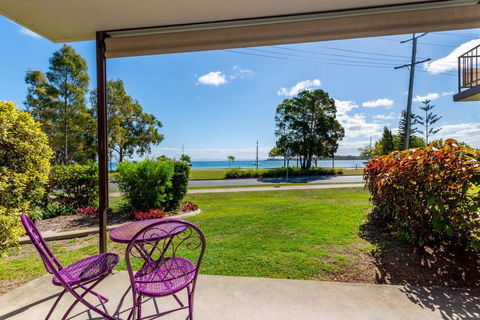 Ground Floor With Water Views And Pool! - Accommodation Perth 0