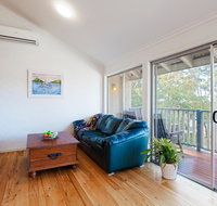 Gymea Retreat 56 Ullora Close - Tri-Level Home with WIFI  Aircon - Accommodation Perth