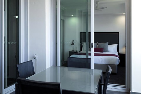 H On Mitchell Apartment Hotel - Accommodation Perth 1
