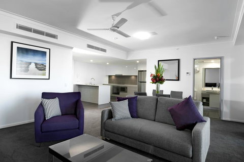 H On Mitchell Apartment Hotel - Accommodation Perth 3