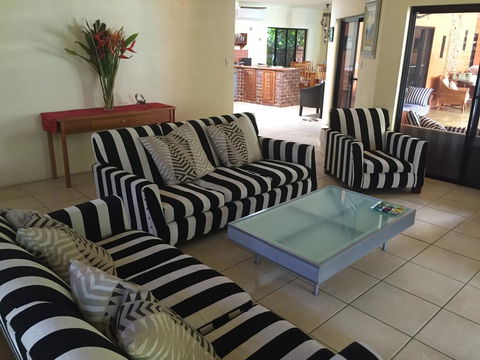 Hacienda Cooya Beach - Accommodation Perth 1
