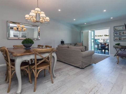 Hamptons Retreat @ Unit 259A Pacific Blue - Perth Resorts 1