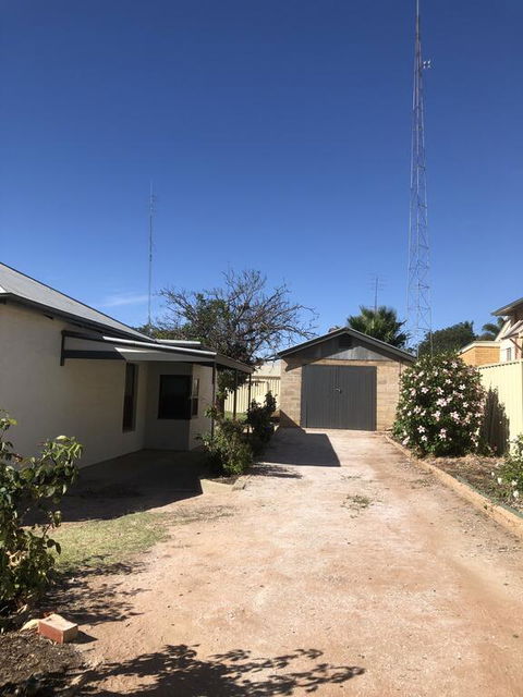 Happy Hours - Accommodation Perth 1