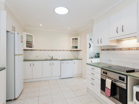 Happy Tails' , 55 Pantowora Street - Pet Friendly, Air Conditioned - Accommodation Perth 0