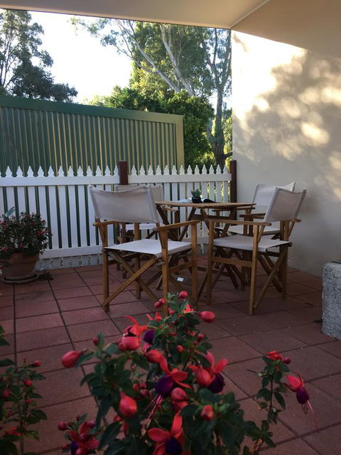Happy Valley Hotel - Accommodation Perth 2