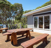 Harleian Beach House walk to both beaches - Accommodation Perth