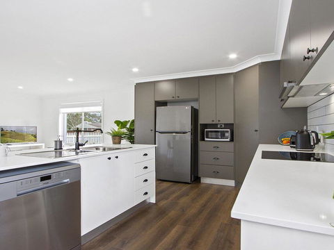 Heartland And Burrows - 450m To Beach - Perth Resorts 2