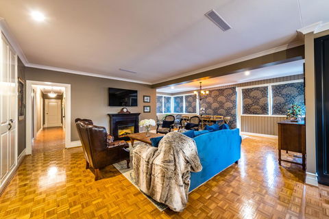 Hedge House - Luxury, Space, Style, Great Location - Perth Resorts 3