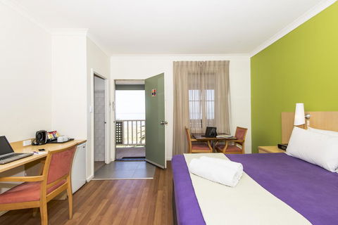 Hedland Hotel - Perth Resorts 3