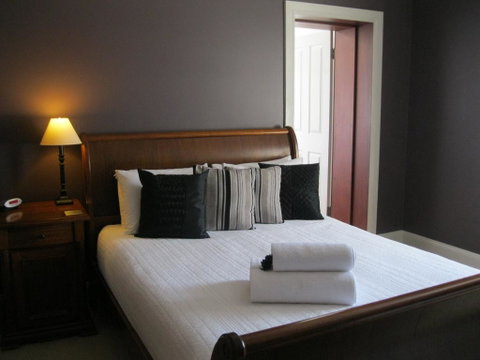 Heritage Guesthouse - Accommodation Perth 2