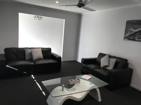 Hervey Bay Holiday Home - Perth Resorts 1