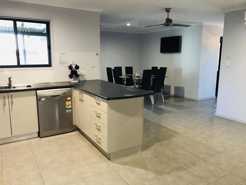 Hervey Bay Holiday Home - Perth Resorts 2