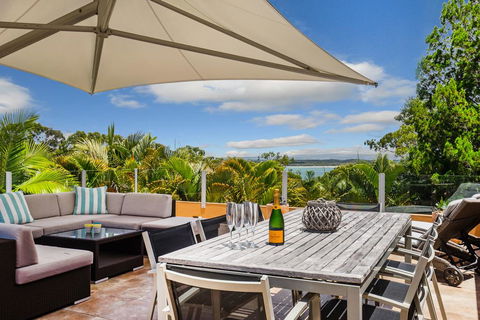 Hidden Rainforest Oasis, Little Cove - Perth Resorts 0