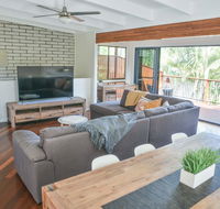 Hideaway At Hodgens Walk to Beach Happy Valley and Bulcock St With Backyard - Perth Resorts