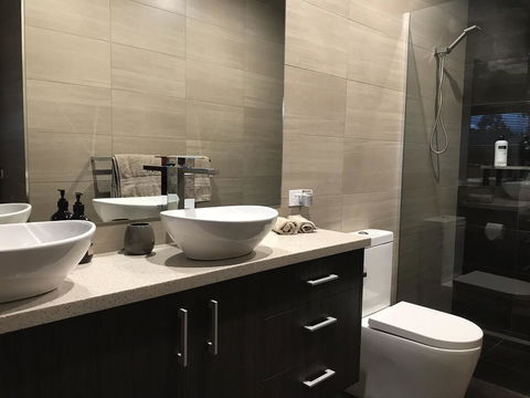 Highland Getaway - Perth Resorts 2