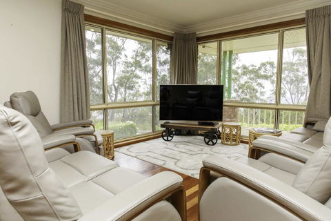 Highland View - Accommodation Perth 2