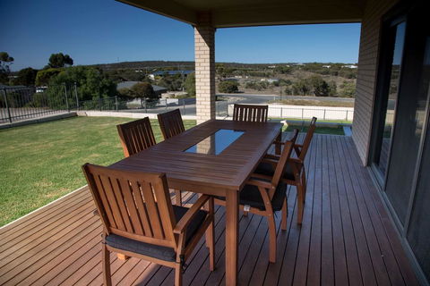 Highview On Victoria Coffin Bay - Perth Resorts 1