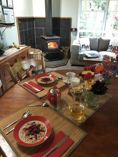 Hillside Bed And Breakfast - Accommodation Perth 2