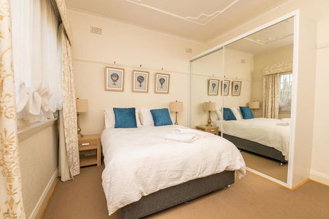 Hillside Cottage  Comfy, Spacious, Walk To CBD & Stannies - Perth Resorts 3