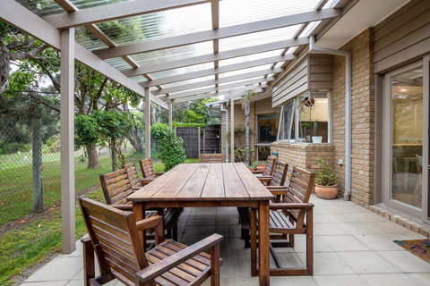 Hilltop Beach House: Newly Updated - Perth Resorts 0