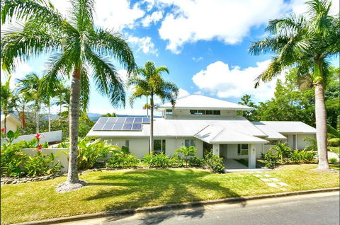 Hilltop Rainforest Retreat - Perth Resorts 2