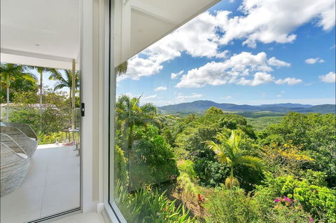 Hilltop Rainforest Retreat - Perth Resorts 1