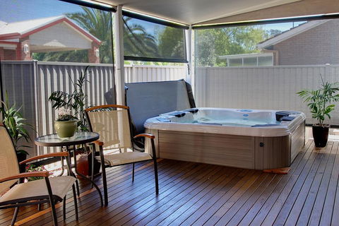 Holistic Haven - Perth Resorts 1