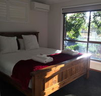 Holly House BnB - Perth Resorts