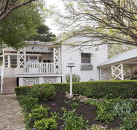 Hollyoak Cottage - delightful ducks and doileys - Perth Resorts