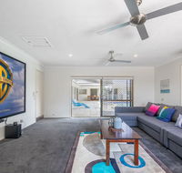 Homely Getaways in Broadbeach Waters - Accommodation Perth