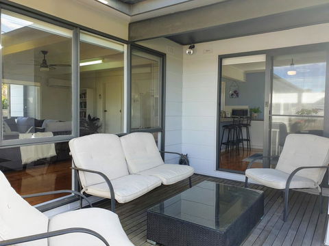 Homely Getaways In Surf Beach - Pet Friendly - Perth Resorts 1