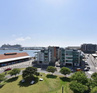 Honeysuckle Haven - harbour facing  walk to restaurants - Accommodation Perth