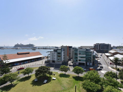 Honeysuckle Haven - Harbour Facing + Walk To Restaurants - Accommodation Perth 0