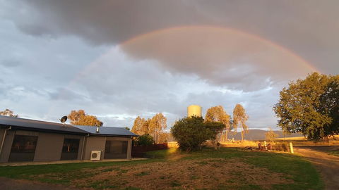 Hoof & Hound Country Escape - Accommodation Perth 3