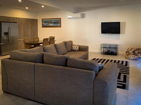 Hooterville - Perth Resorts 3