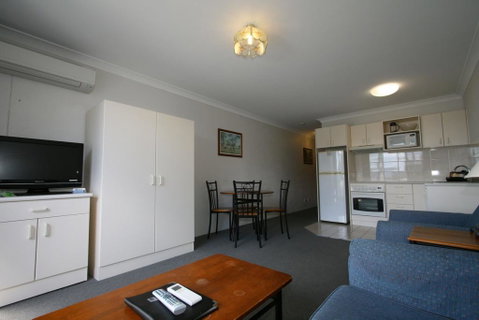 Horizons 417/10 Kosciuszko Road - Accommodation Perth 3