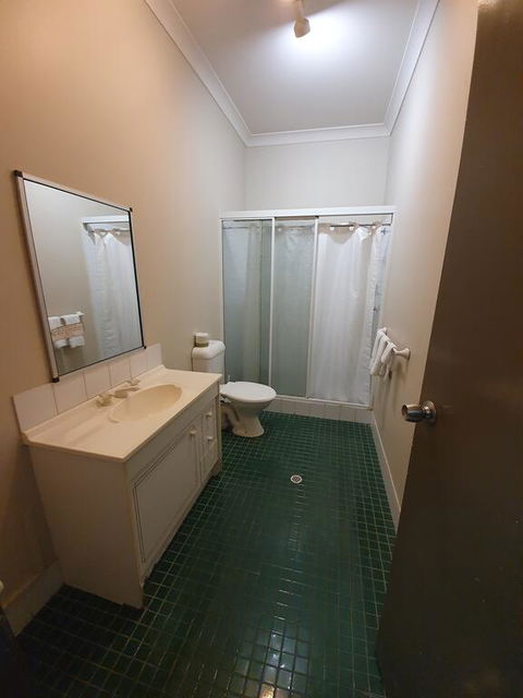 Hotel Allen - Accommodation Perth 3