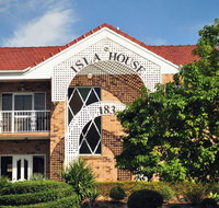 Isla House Greenslopes - Perth Resorts