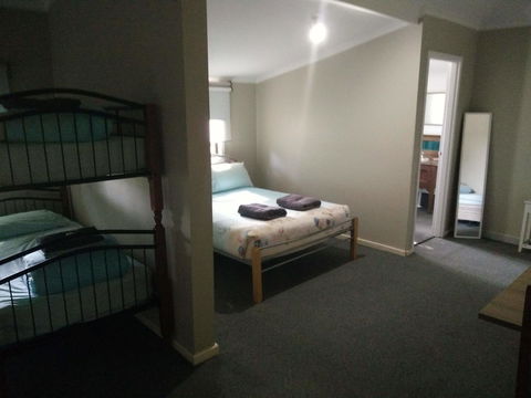 Ithaca 1896 Manor - Accommodation Perth 2