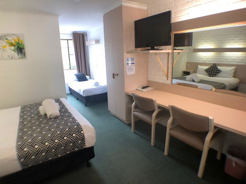 Jacaranda Place Motor Inn - Perth Resorts 1