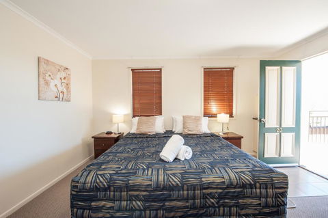 Jacaranda Place Motor Inn - Perth Resorts 0
