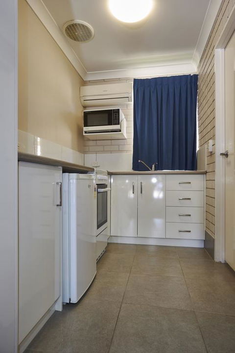 Jefferys Motel - Perth Resorts 3