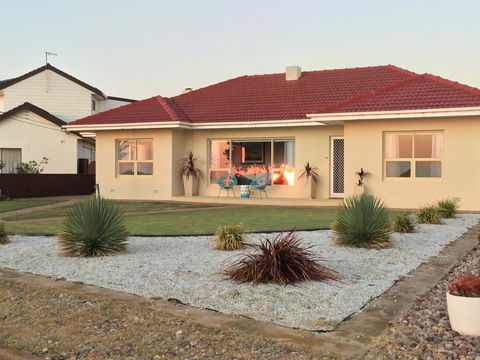 Jewel Of The South Beachside Holiday Rental - Perth Resorts 0