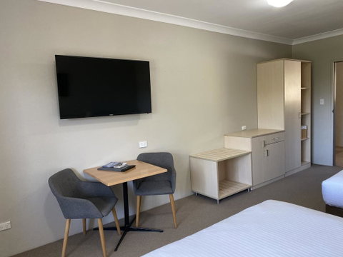 Jindy Inn - Accommodation Perth 3