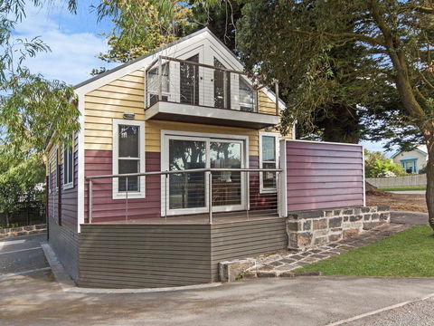 JOHANSSON'S PERCH COTTAGE - Accommodation Perth 3