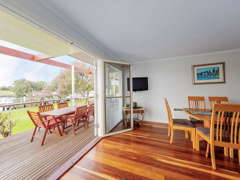 JOHANSSON'S PERCH No. 1 - Accommodation Perth 1