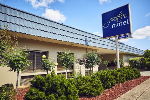 Junction Motel - Accommodation Perth 2