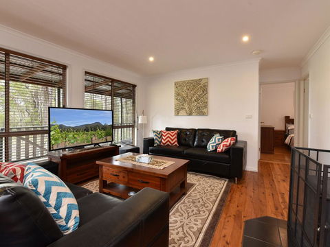 Kangaroo Cottage - Cute Accom In Bushland Setting - Accommodation Perth 3