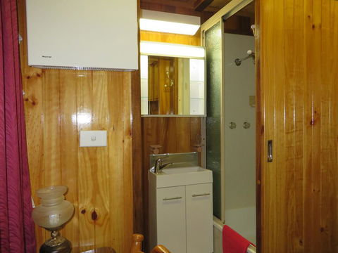 Karelia Alpine Lodge - Accommodation Perth 3