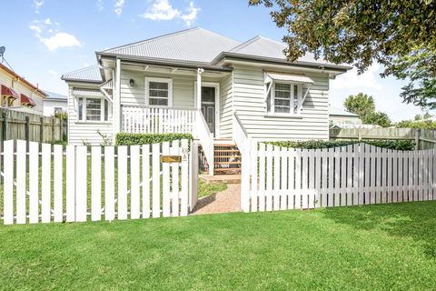 Keeler Cottage - Perth Resorts 1
